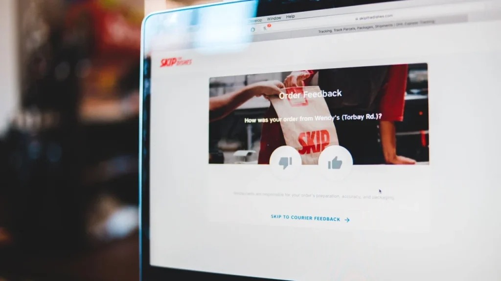 Recenzije proizvoda i društveni dokaz u online prodaji